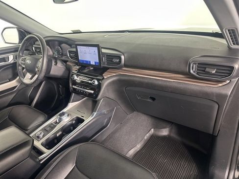 Used 2023 Ford Explorer Limited image 15
