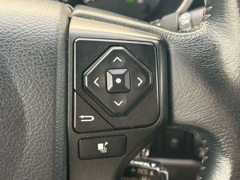 Used 2019 Toyota Sequoia Platinum AWD/4WD image 28