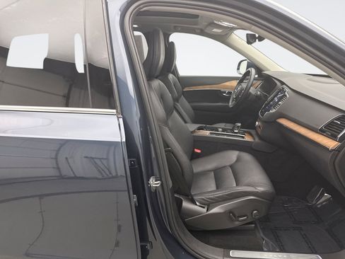 Used 2023 Volvo XC90 B6 Plus image 18