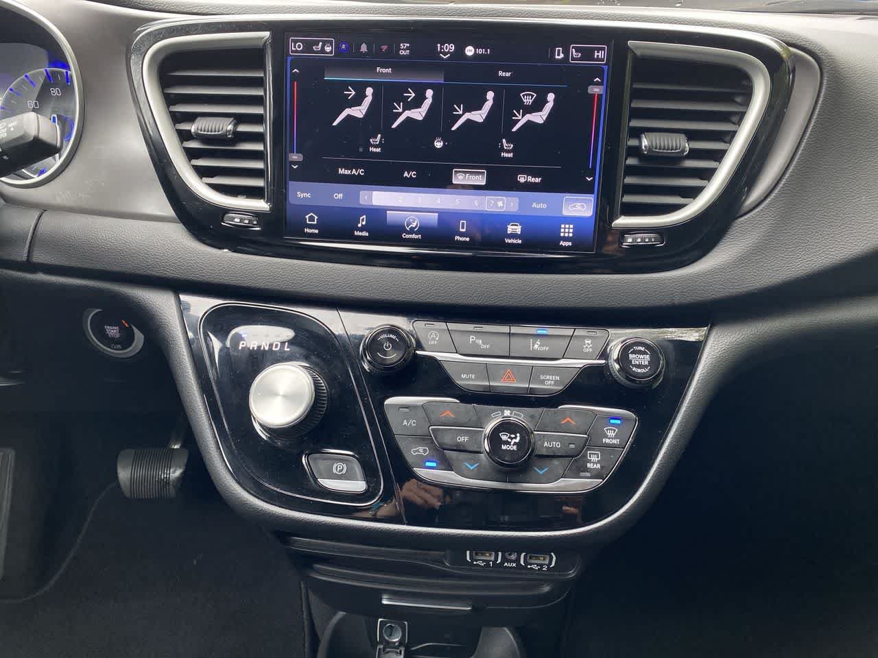 Used 2025 Chrysler Pacifica Select FWD image 23