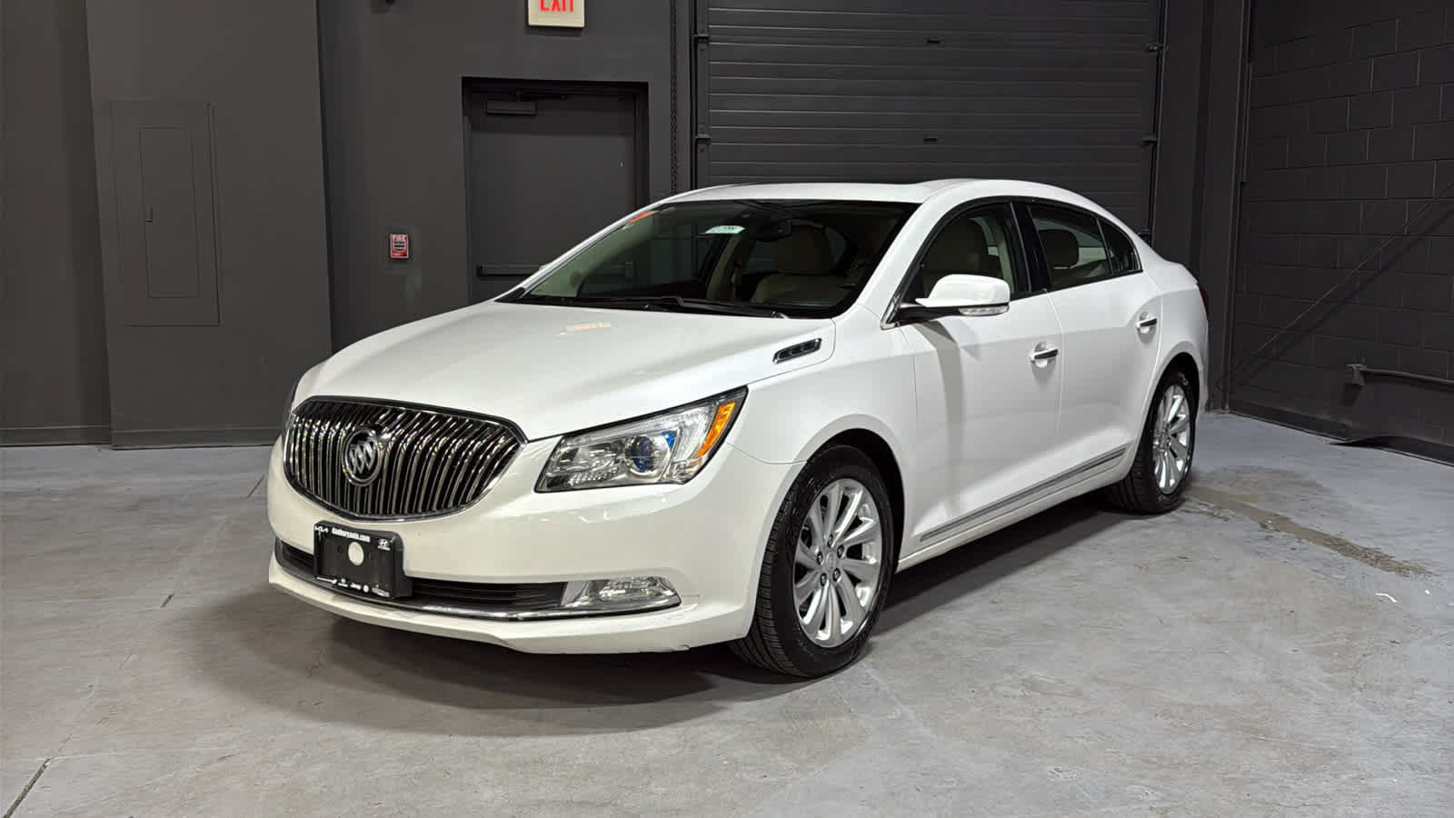 Used 2015 Buick LaCrosse Leather FWD image 3