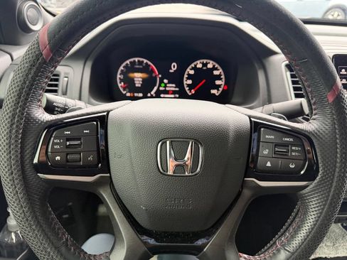 Used 2025 Honda Ridgeline Black Edition image 15