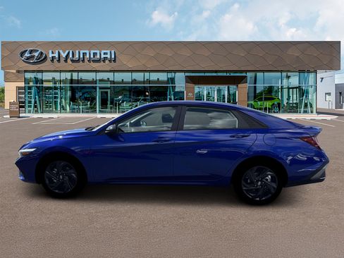 Used 2026 Hyundai Elantra Sport FWD image 3
