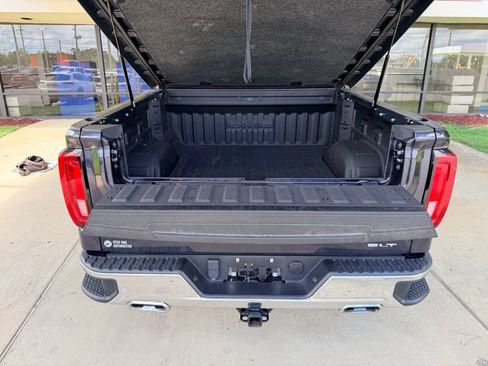 Used 2024 GMC Sierra 1500 SLT w/ SLT Premium Plus Package AWD/4WD image 32