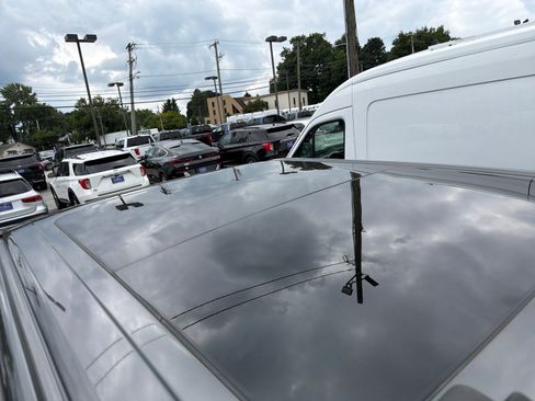 Certified 2019 Ford F150 XLT w/ Equipment Group 302A Luxury AWD/4WD image 5