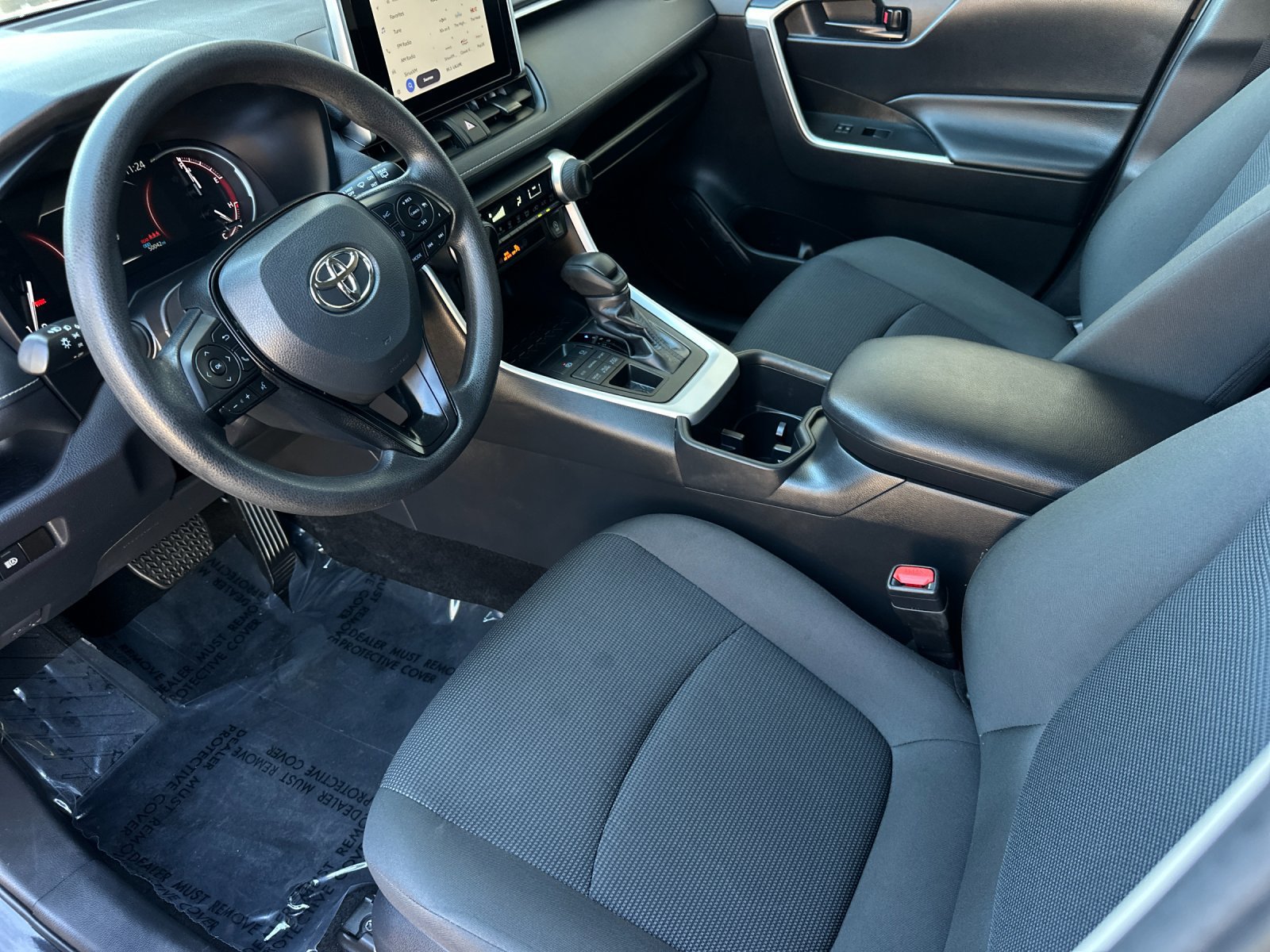 Used 2025 Toyota RAV4 LE AWD/4WD image 9