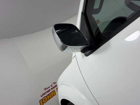 Used 2015 Nissan Frontier SL w/ Moonroof Package RWD image 13