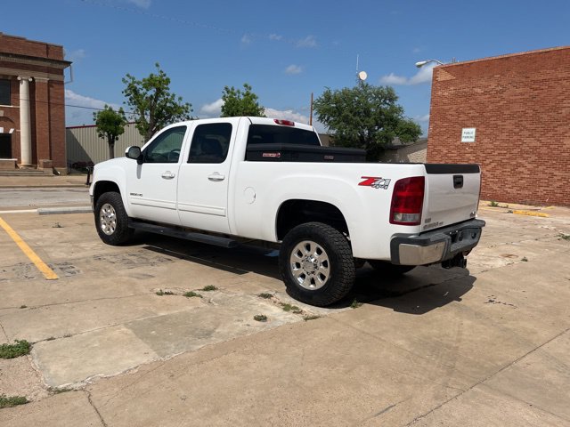 Used 2013 GMC Sierra 2500 SLT w/ Entertainment Package AWD/4WD image 3