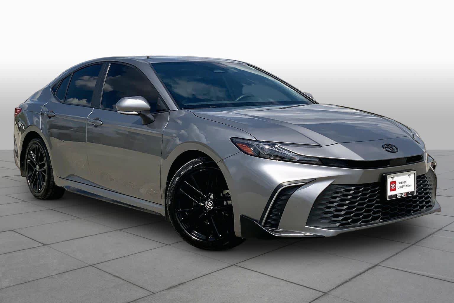 Certified 2025 Toyota Camry SE FWD image 3