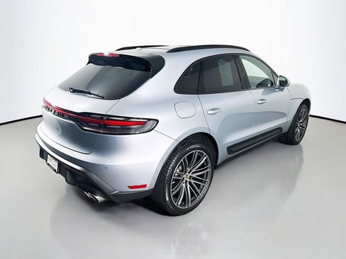 Certified 2026 Porsche Macan AWD/4WD image 9