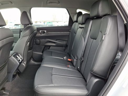 New 2026 Kia Sorento S image 7