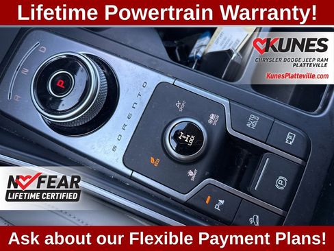 Used 2023 Kia Sorento EX image 16