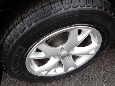 Used 2010 Nissan Rogue SL w/ Premium Pkg image 7