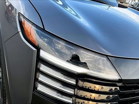 Certified 2025 Nissan Kicks SR image 30