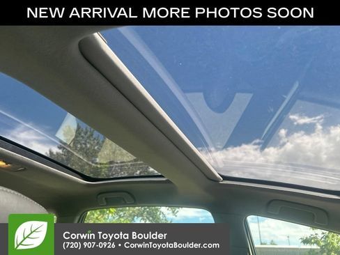 Used 2014 Toyota Prius V Five FWD image 11