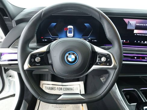 Used 2024 BMW i7 eDrive50 image 11