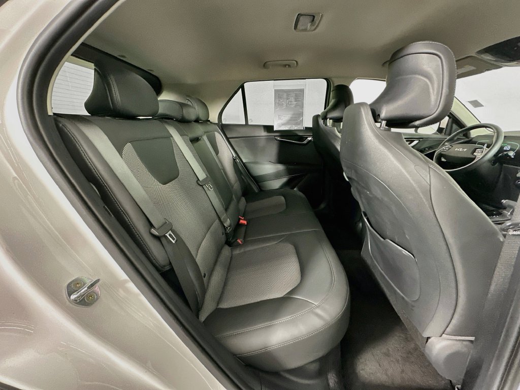 Used 2023 Kia Niro EX FWD image 29