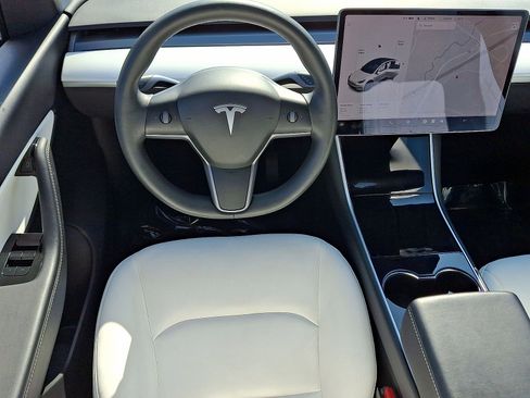 Used 2021 Tesla Model Y Long Range AWD/4WD image 21