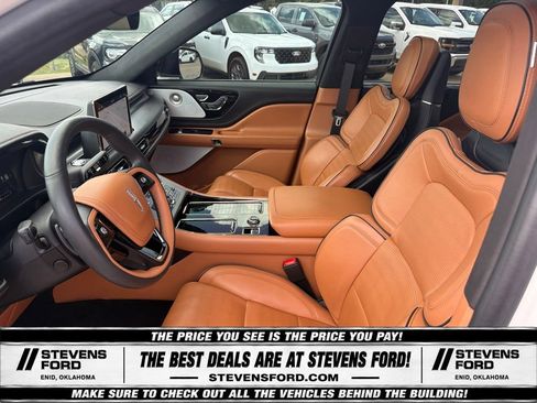 Used 2024 Lincoln Aviator Black Label w/ Jet Package AWD/4WD image 18