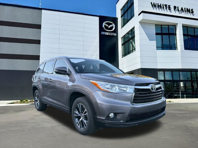 Used 2016 Toyota Highlander XLE FWD image 1