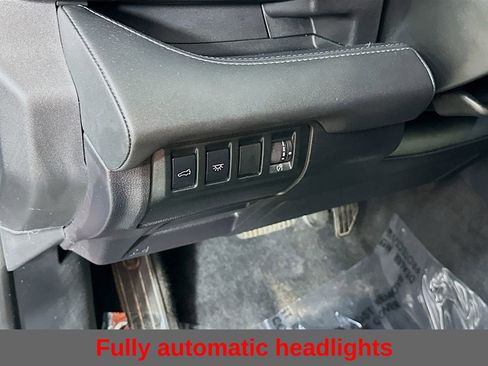 Used 2023 Subaru Ascent Limited w/ Technology Package AWD/4WD image 16