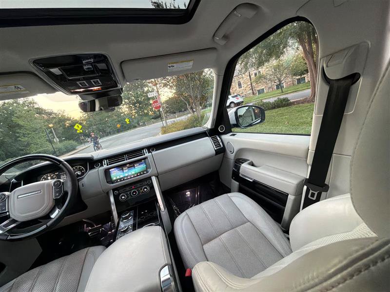 Used 2017 Land Rover Range Rover Supercharged AWD/4WD image 26