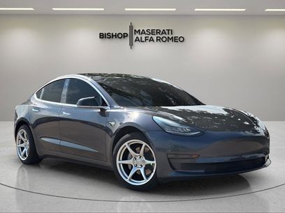 Used 2019 Tesla Model 3 Mid Range