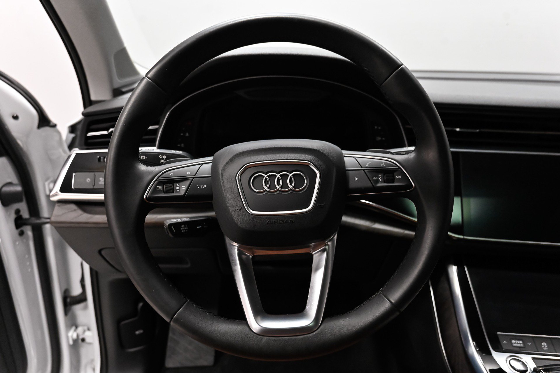 Used 2022 Audi Q7 2.0T Premium Plus AWD/4WD image 36
