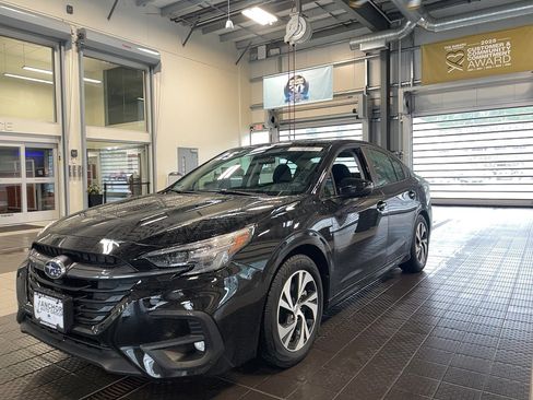 Used 2025 Subaru Legacy Premium image 3