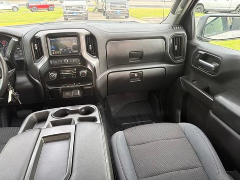 Used 2019 Chevrolet Silverado 1500 Custom w/ Custom Convenience Package RWD image 13