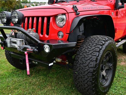 Used 2018 Jeep Wrangler Rubicon w/ Power Convenience Group image 9