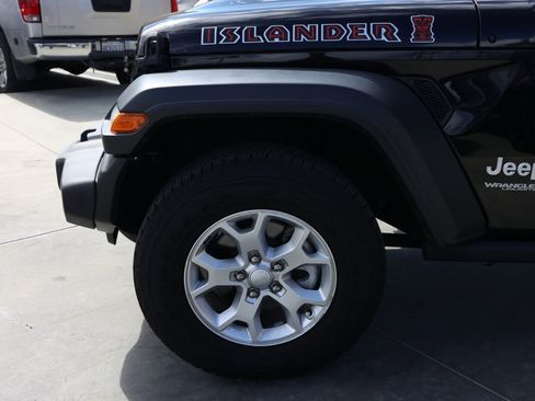 Used 2021 Jeep Wrangler Unlimited Islander image 11