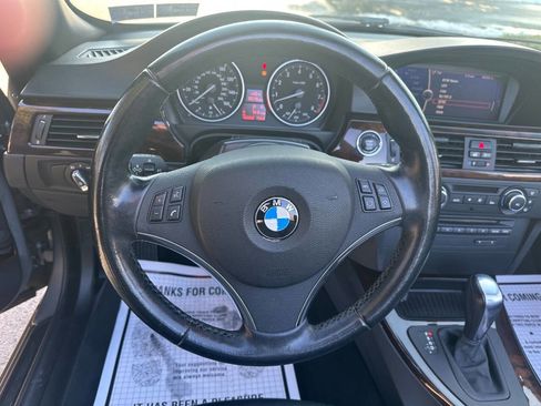 Used 2011 BMW 328i Convertible image 18