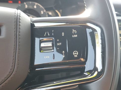 Used 2025 Land Rover Range Rover Velar S AWD/4WD image 19