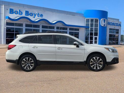 Used 2017 Subaru Outback 2.5i Limited AWD/4WD image 4