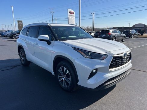 Used 2024 Toyota Highlander XLE image 24