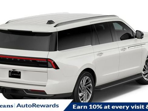 New 2026 Lincoln Navigator L Premier AWD/4WD image 3