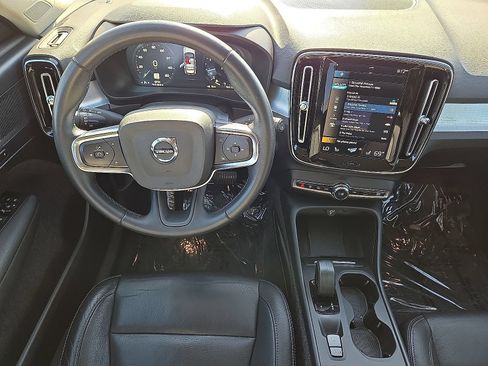Used 2022 Volvo XC40 T5 Momentum AWD/4WD image 18