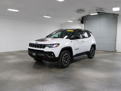 Used 2025 Jeep Compass Trailhawk