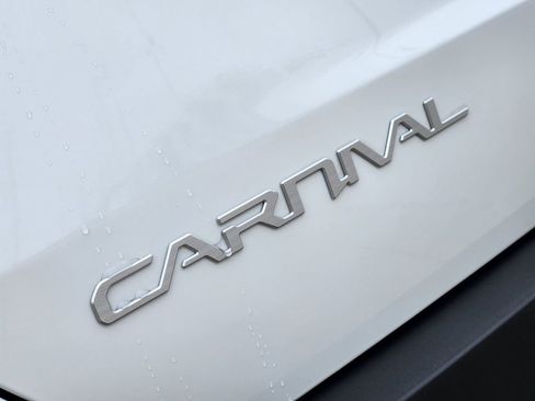 New 2026 Kia Carnival EX FWD image 9