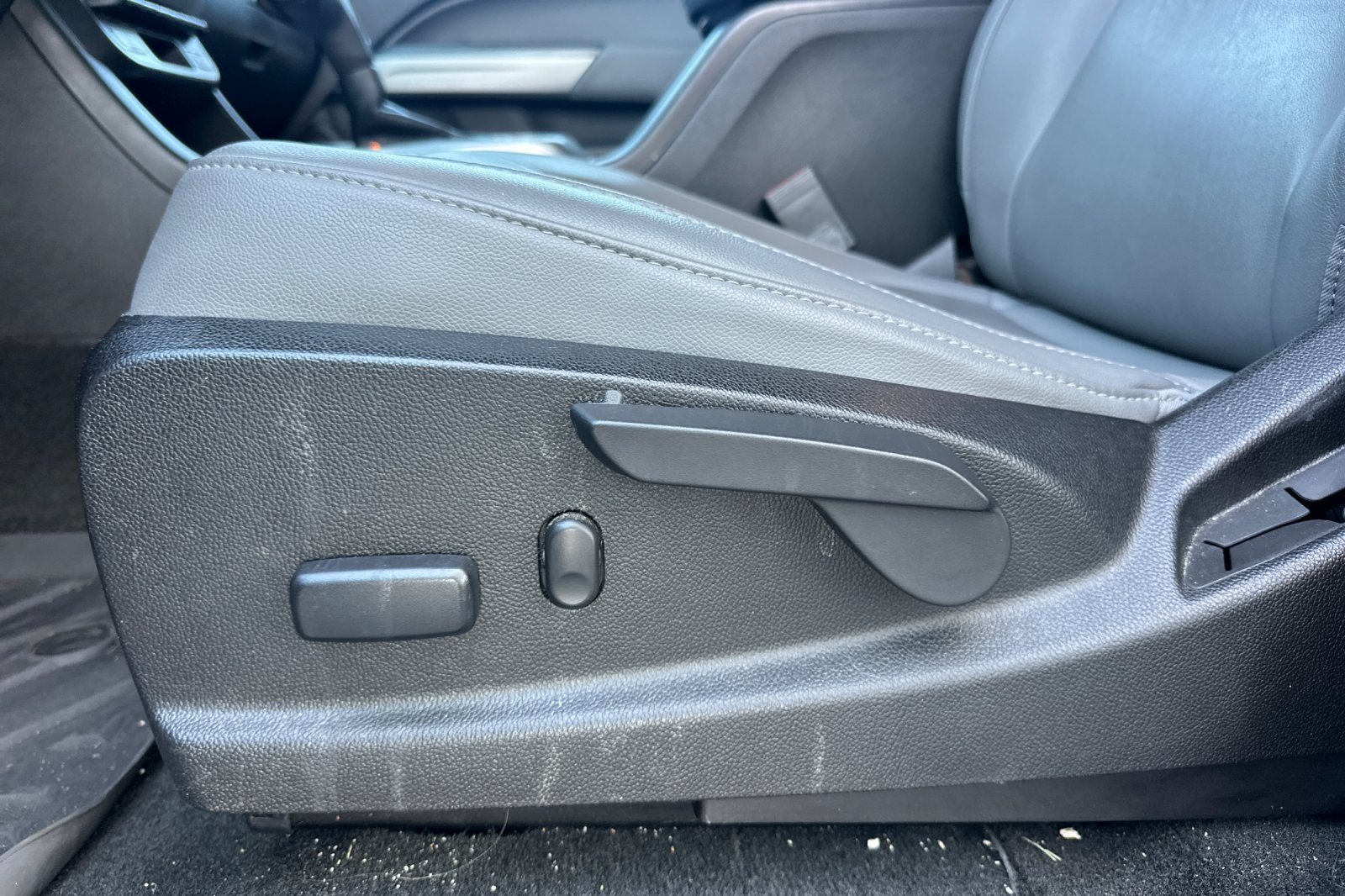 Used 2019 Chevrolet Colorado LT w/ Redline Special Edition AWD/4WD image 13