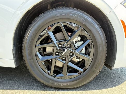 Used 2025 Kia K5 LXS FWD image 13