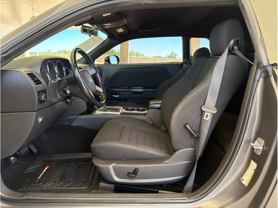 Used 2009 Dodge Challenger R/T w/ Sound Group RWD image 10