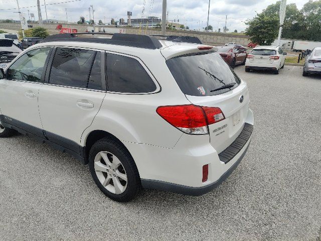 Used 2014 Subaru Outback 2.5i Premium AWD/4WD image 16