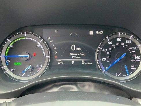 Used 2020 Toyota Highlander XLE AWD/4WD image 27