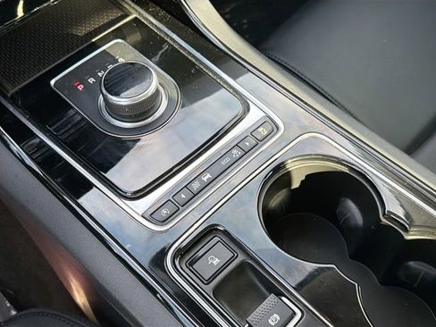 Used 2017 Jaguar XE image 28