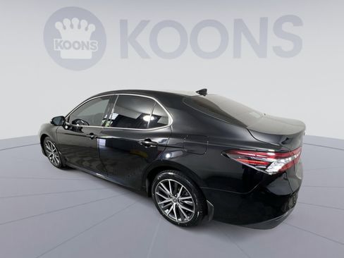 Used 2023 Toyota Camry XLE w/ Cold Weather Package AWD/4WD image 8