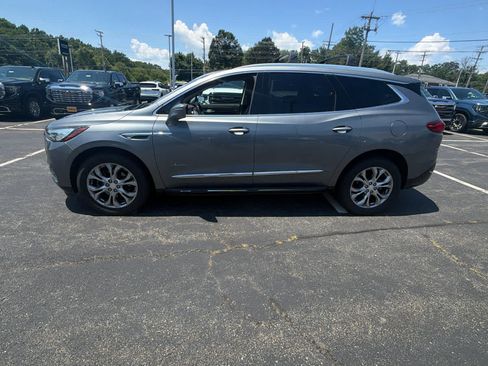 Used 2018 Buick Enclave Avenir w/ Avenir Technology Package AWD/4WD image 2
