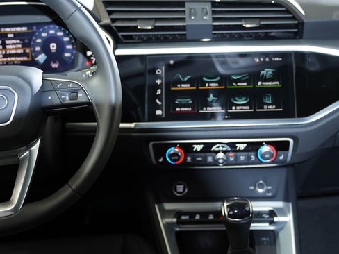 Used 2025 Audi Q3 2.0T Premium w/ Convenience Package image 12