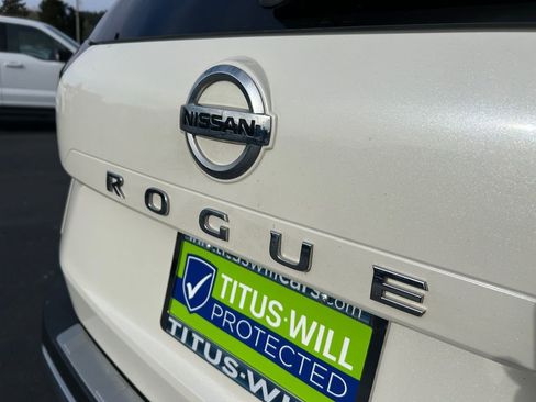 Used 2021 Nissan Rogue Platinum image 32